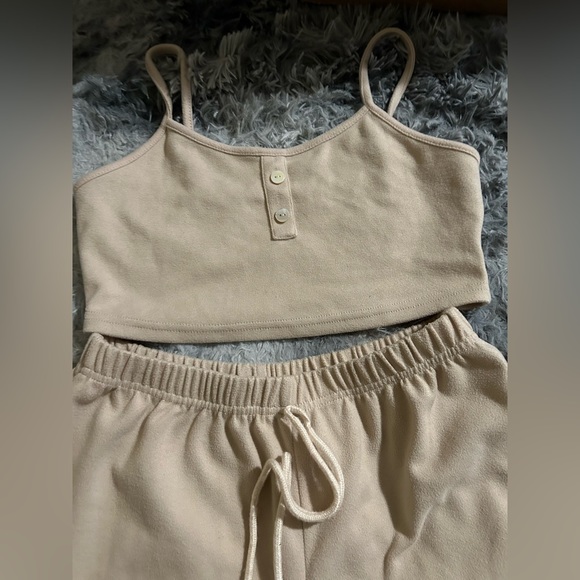 Matching Top & Shorts - Cream Color - Picture 3 of 7